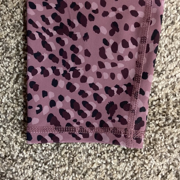 High waisted animal print yoga stretch 3/4 length leggings - Picture 4 of 5